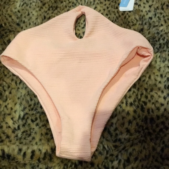 SOLD Cupshe Peach Tie-Back Bikini Set - Picture 4 of 4